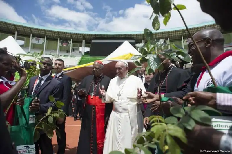 papa francesco bergoglio a nairobi  6