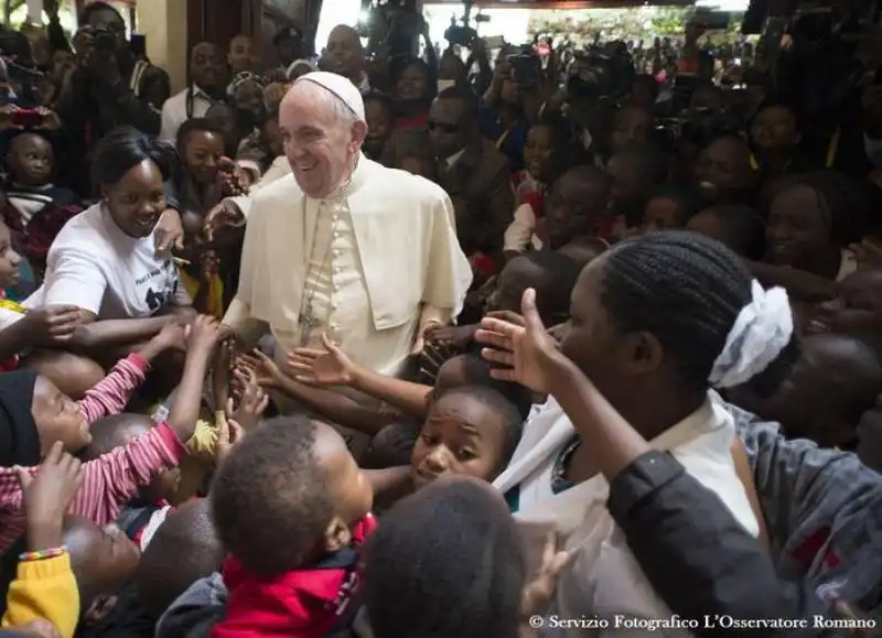 papa francesco bergoglio a nairobi  7