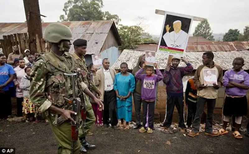 papa  francesco bergoglio a nairobi  8