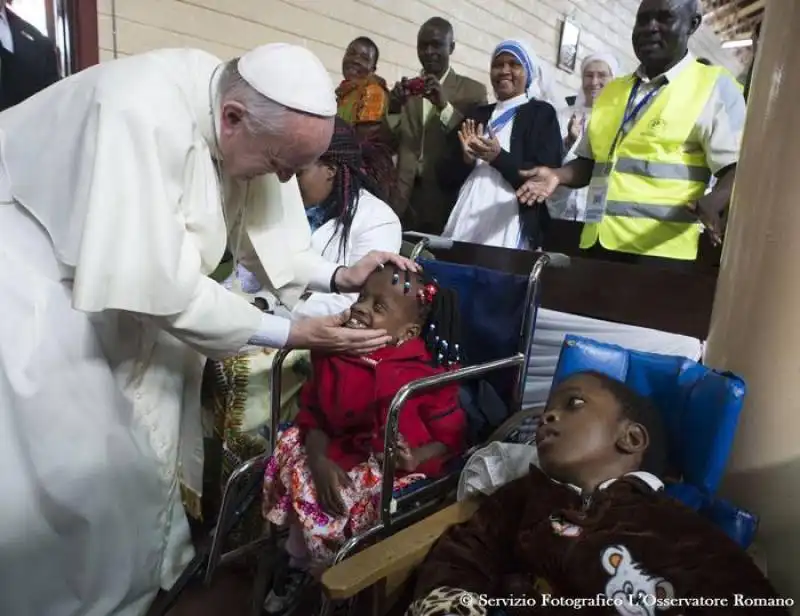 papa francesco bergoglio a nairobi  8