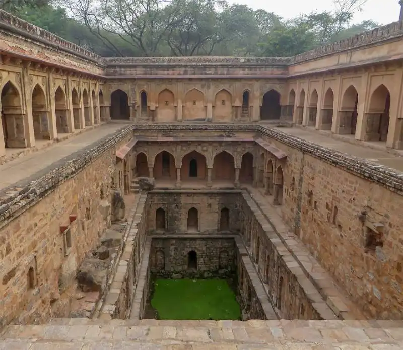 rajon ki baoli delhi 