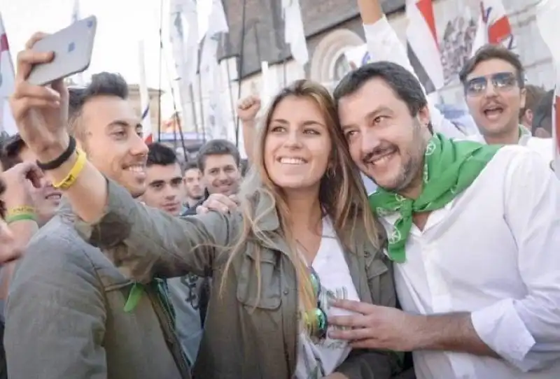 salvini con bella ragazza