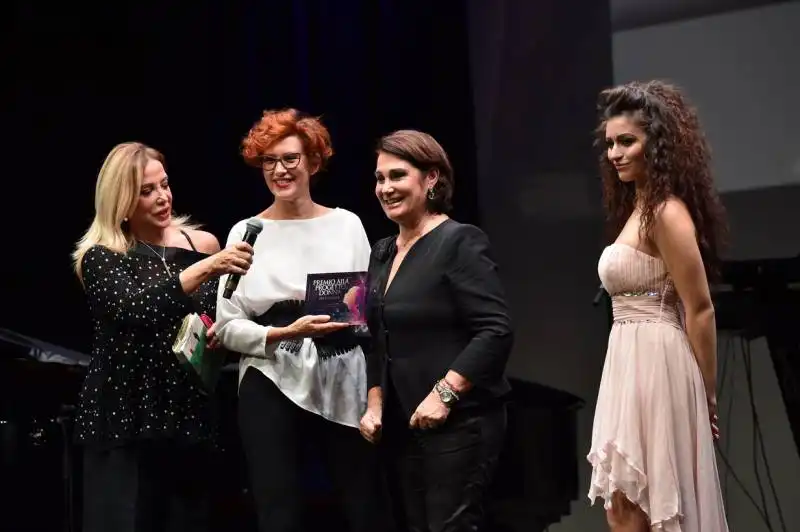 simona izzo  lucrezia lante della rovere  daria colombo