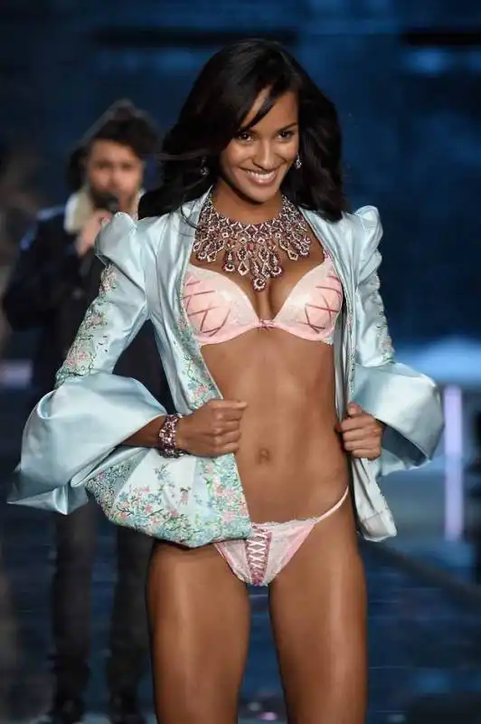 victoria s secret show 2015   3