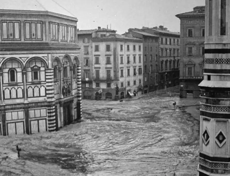 alluvione di firenze  