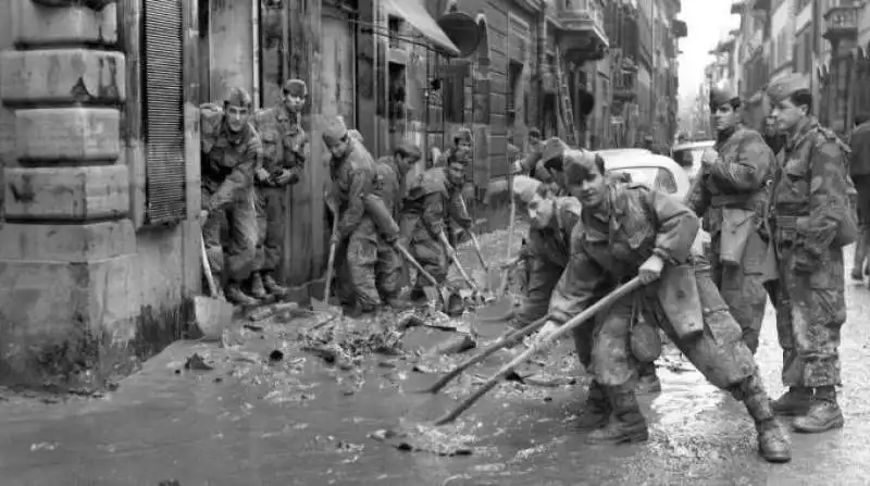 alluvione di firenze  9