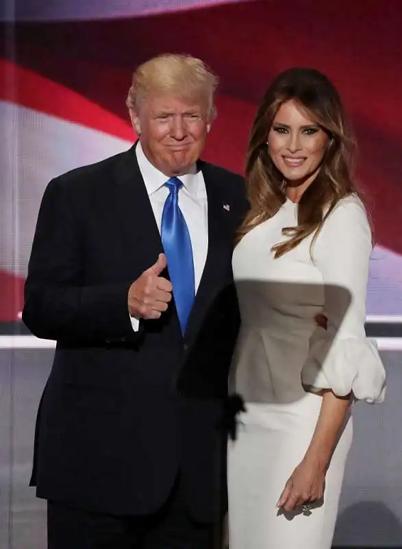 DONALD E MELANIA TRUMP