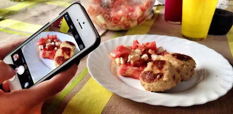 FOOD SELFIE MANIA