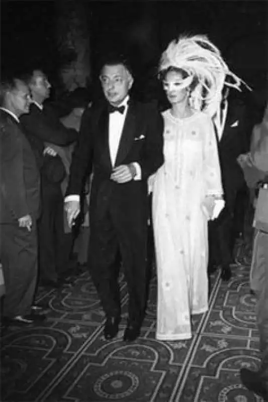 gianni e marella agnelli  black & white ball