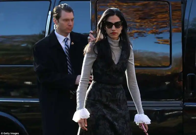 huma abedin al seggio