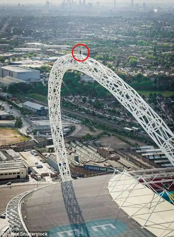 james stadio di wembley