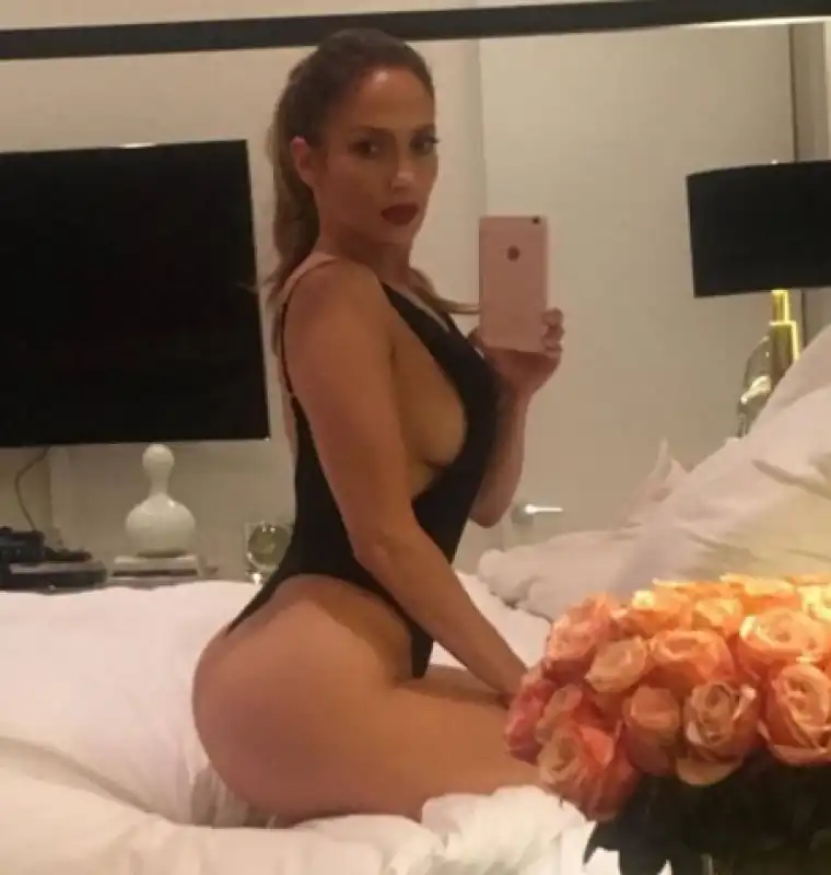 JENNIFER LOPEZ