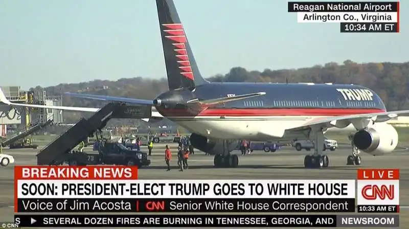 l aereo di trump arriva a washington