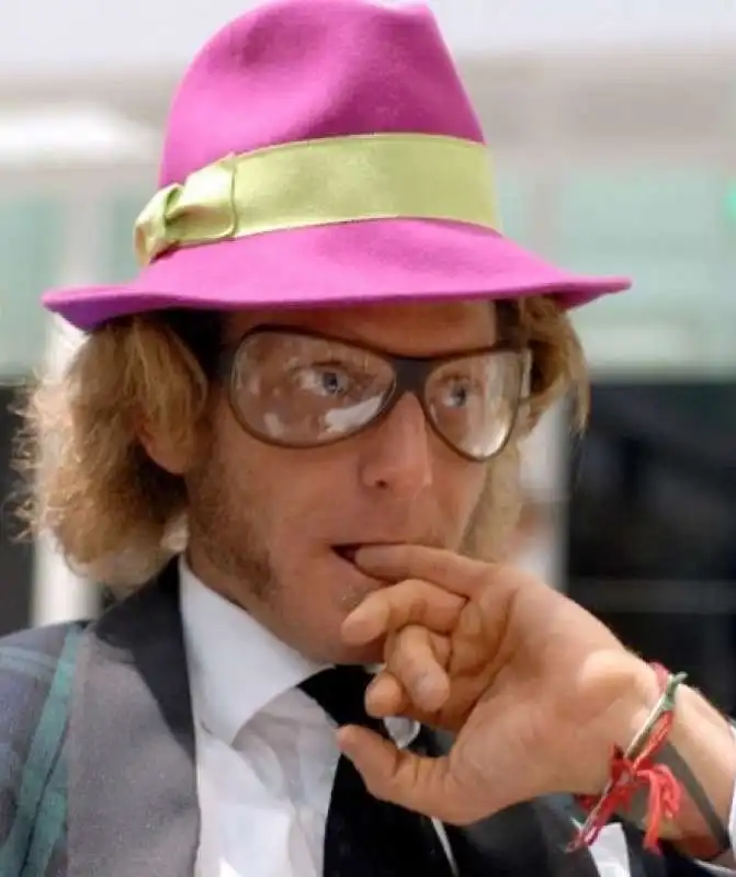 lapo elkann meme sul sequestro  11