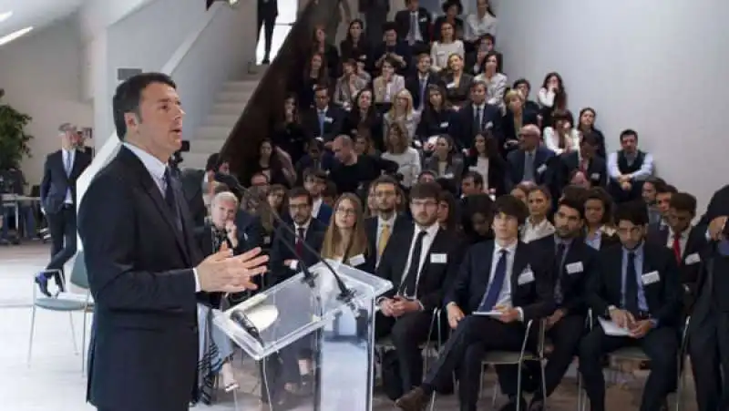 lezione di renzi a studenti