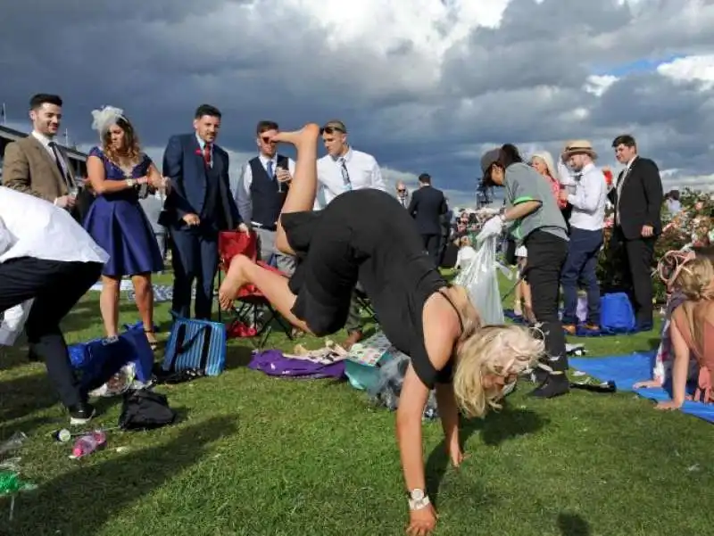 melbourne cup acrobazie etiliche