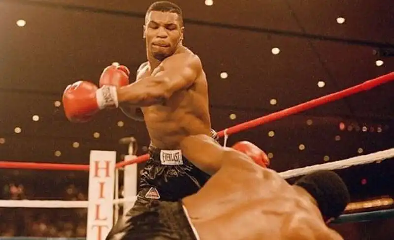 MIKE TYSON CONTRO TREVOR BERBICK      