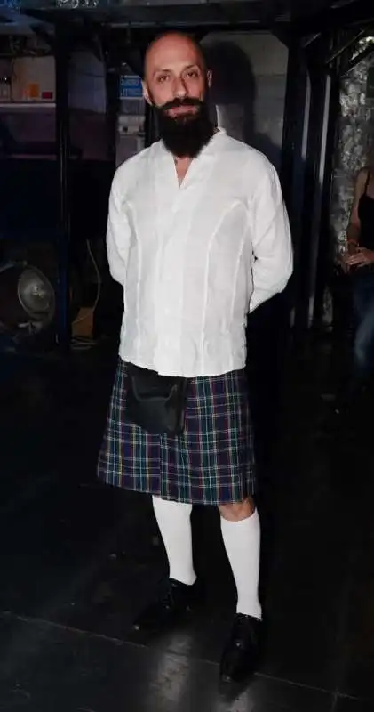 niko in kilt scozzese