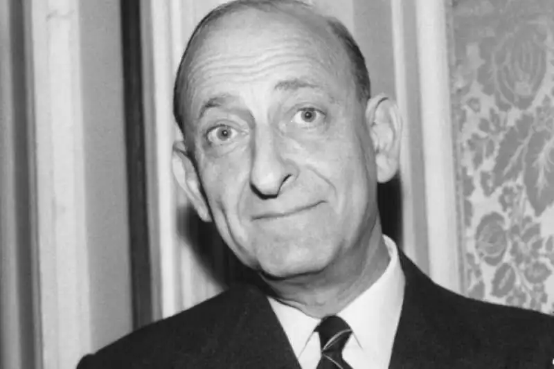 RAYMOND ARON