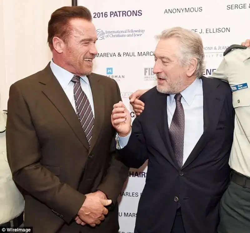 robert de niro  con arnold schwarzenegger