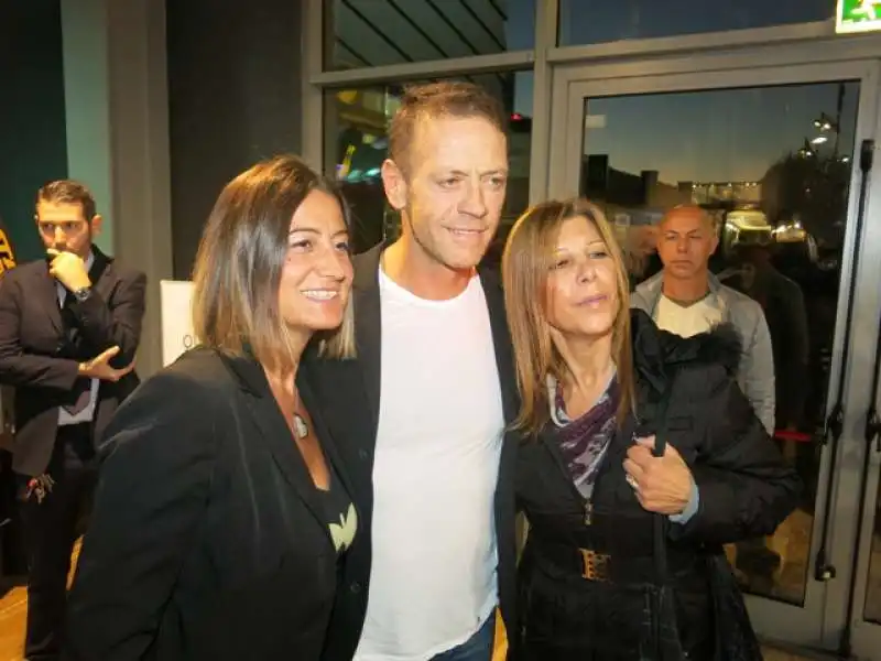 rocco siffredi con le fans foto andrea arriga