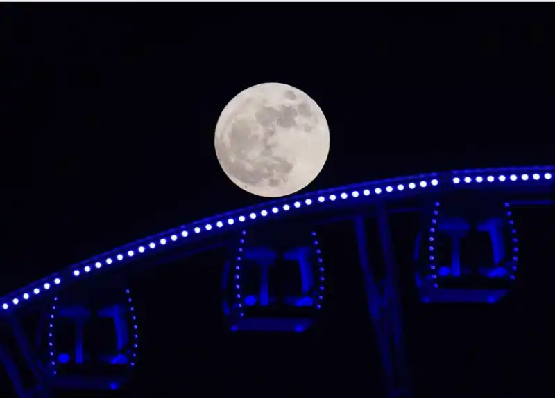 ruota panoramica a hong kong