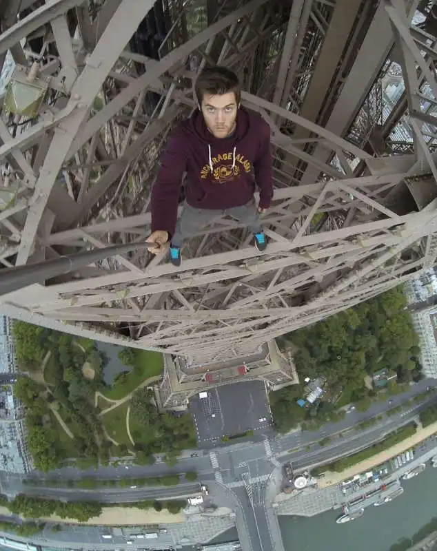 selfie torre eiffel