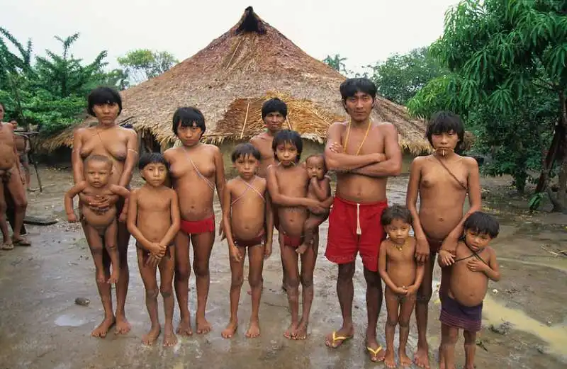 TRIBU YANOMAMI