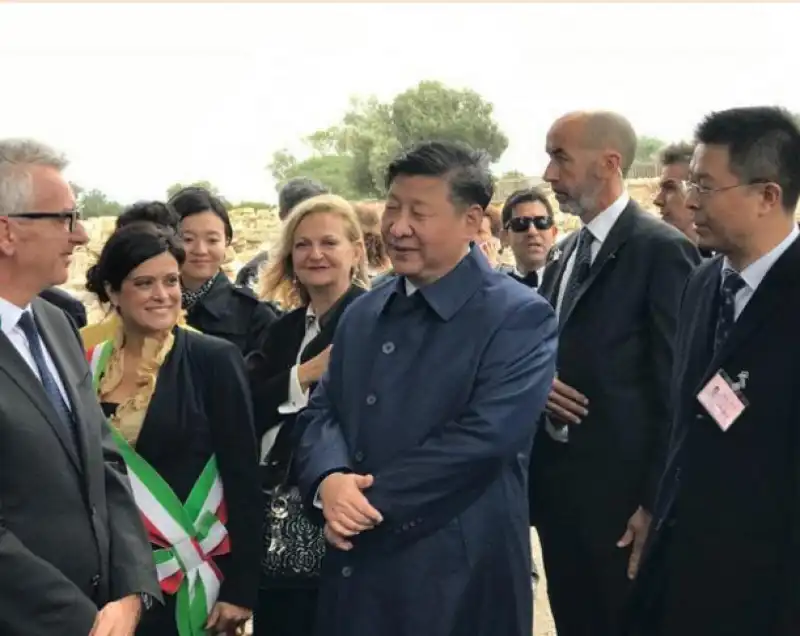 XI JINPING PIGLIARU 2