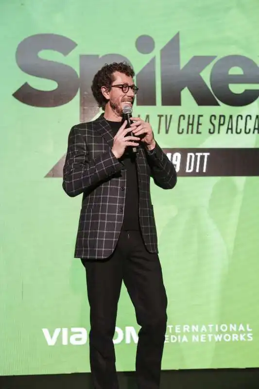 andrea castellari presenta spike (can 49 dtt)  1