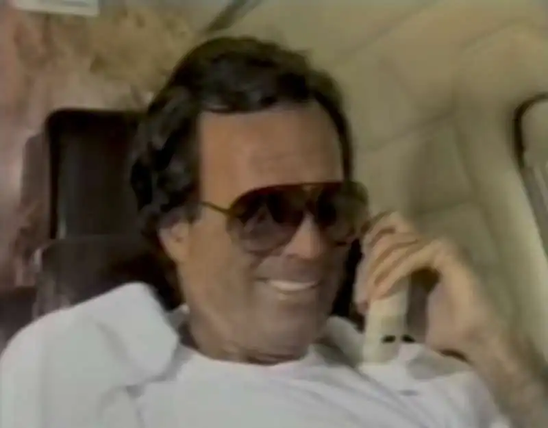 JULIO IGLESIAS 