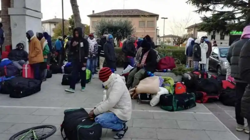 MIGRANTI CONA 3