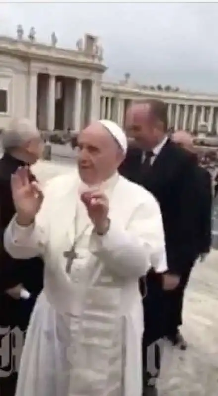 papa francesco barzellettiere  2