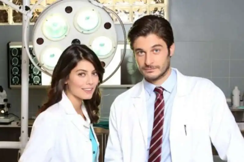 ALESSANDRA  MASTRONARDI LINO GUANCIALE L ALLIEVA