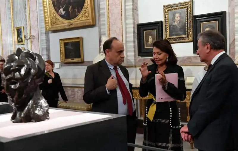 anna coliva direttore della galleria borghese illustra la mostra di picasso al ministro bonisoli (4)