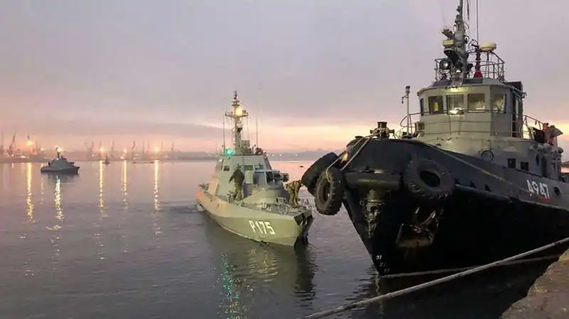 battaglia navale nello stretto di kerch russia ucraina  4