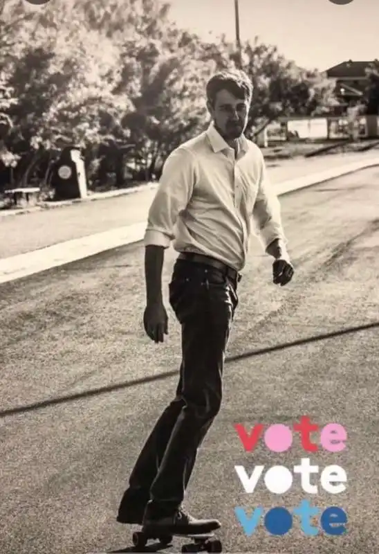 beto o rourke va sullo skate