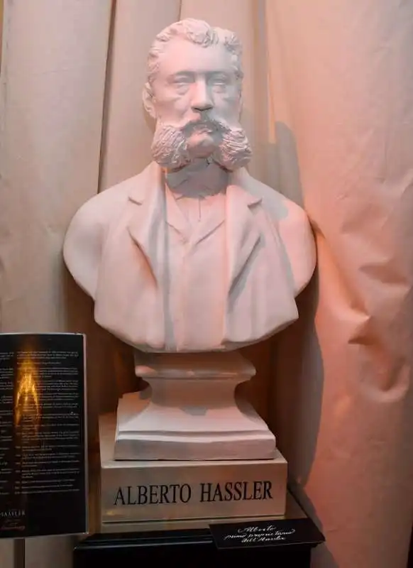 busto di alberto hassler