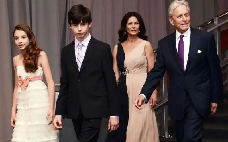 catherine zeta jones e michael douglas e i figli 4