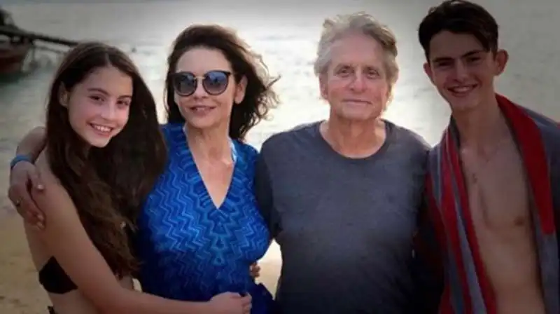 catherine zeta jones e michael douglas e i figli 6