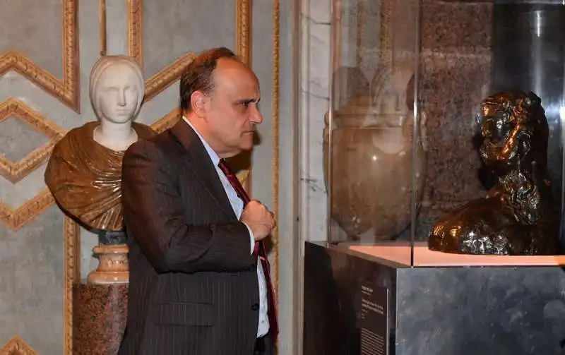 il ministro alberto bonisoli visita la mostra di picasso alla galleria borghese