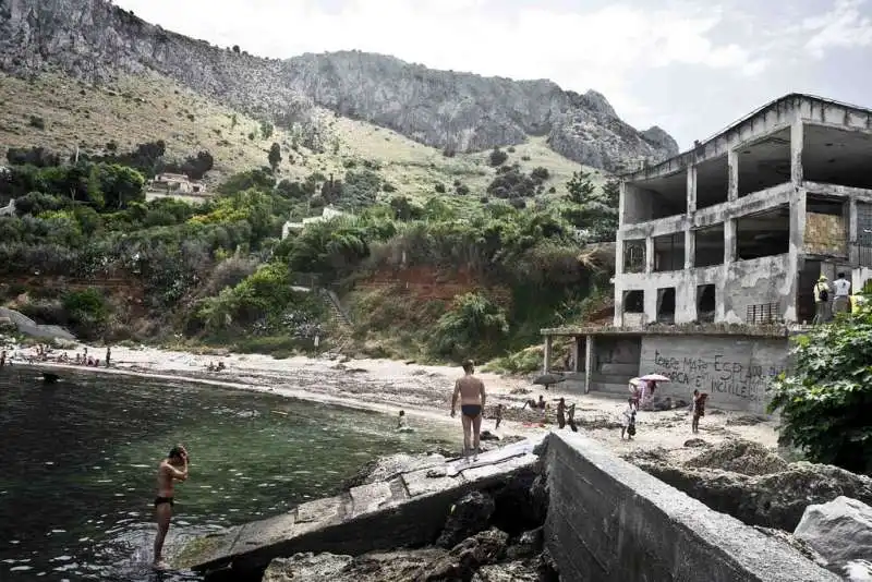 l'ecomostro comprato dal sindaco di bagheria ph marco valle