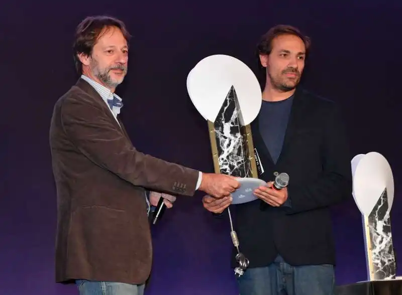 luca bergamo premia dario albertini