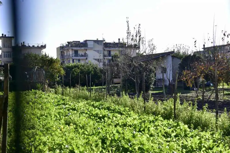 manifatti abusivi nella proprieta' di antonio di maio 5