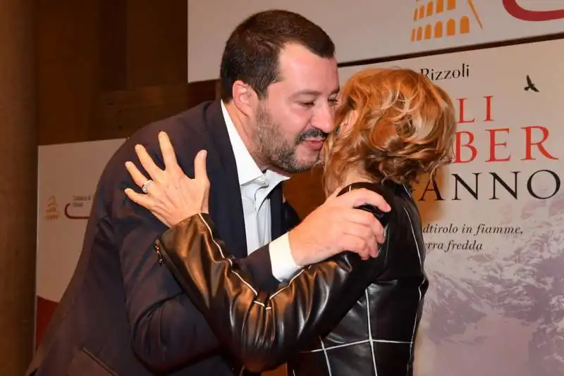 matteo salvini saluta lilli gruber (3)