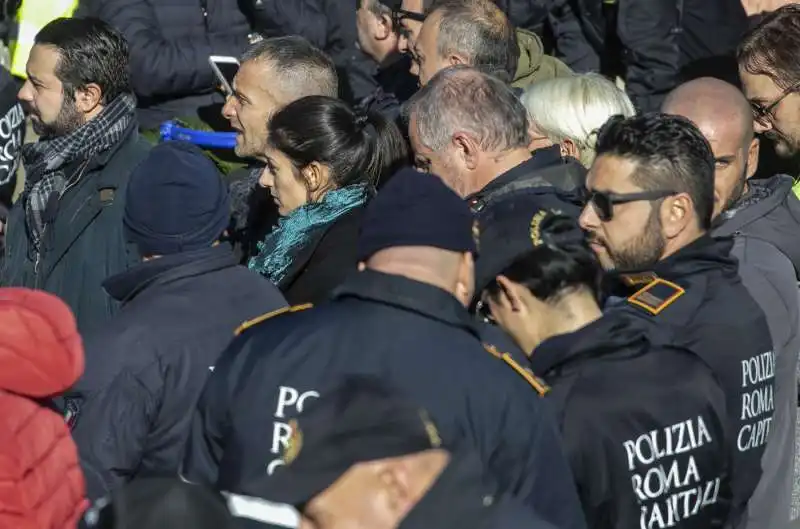 raggi alla demolizione delle ville dei casamonica 2