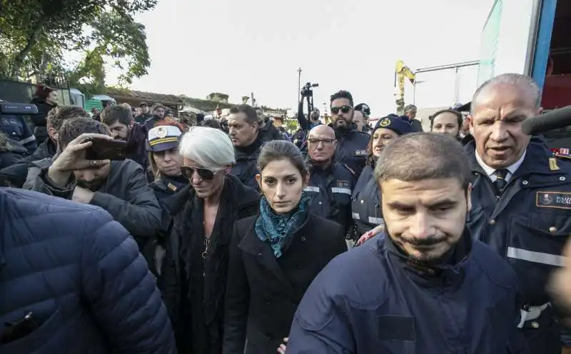 raggi alla demolizione delle ville dei casamonica 7