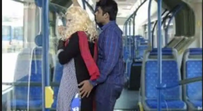 sesso in autobus 9