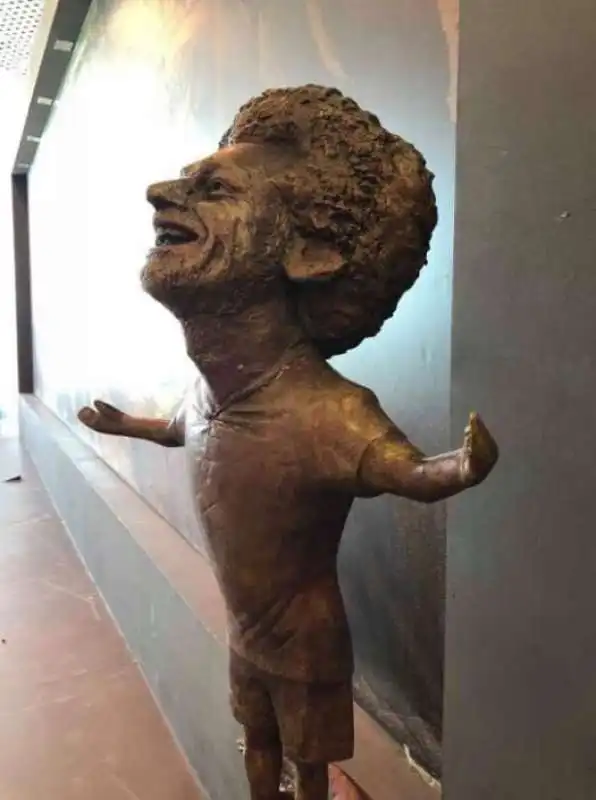 statua salah 2