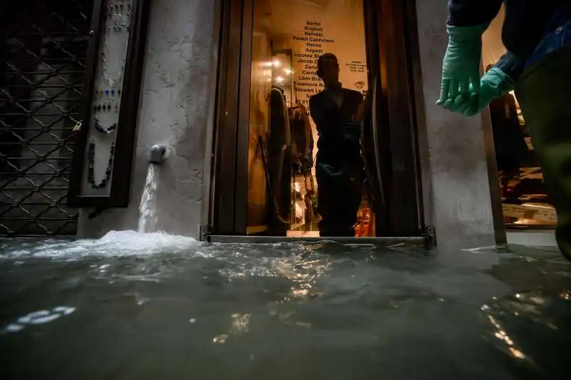 acqua alta a venezia 6